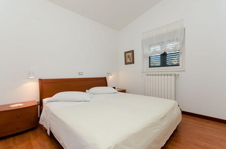 Apartments Biserka