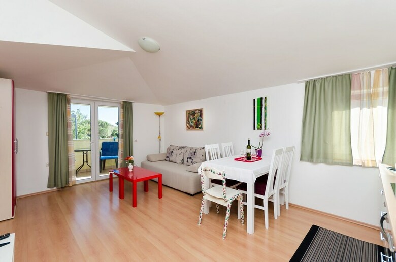 Apartment Mladen
