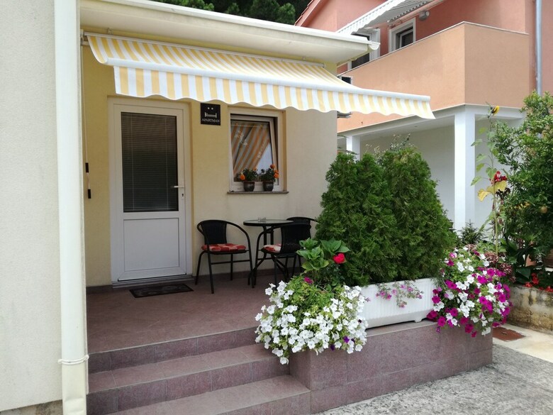 Apartment Mladen