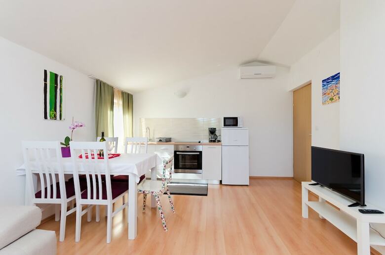 Apartment Mladen