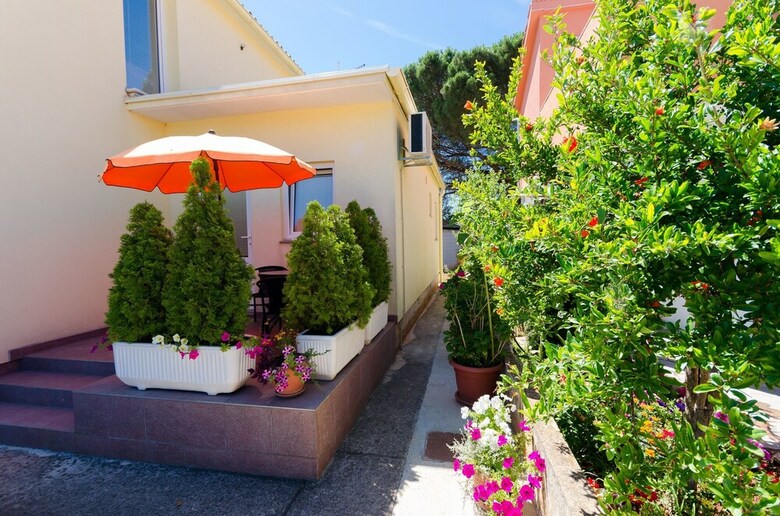 Apartment Mladen