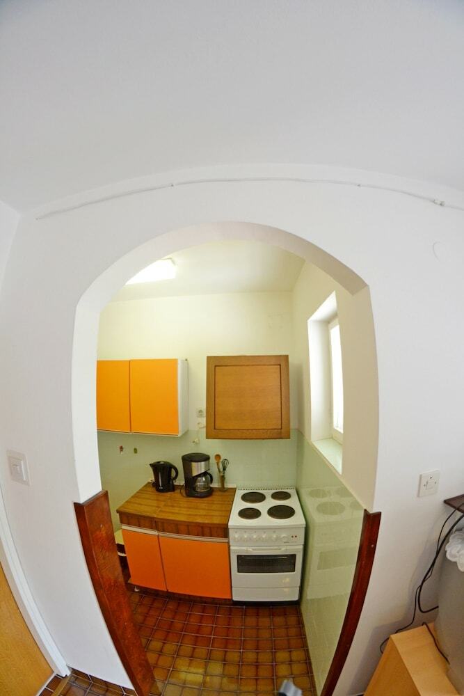 Apartment And Rooms Ru?a