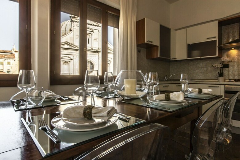 Greci Canal View Apartment R&r