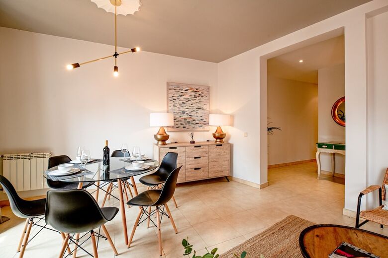 Apartamentos Apto La Latina Plaza Cascorro Ecm18