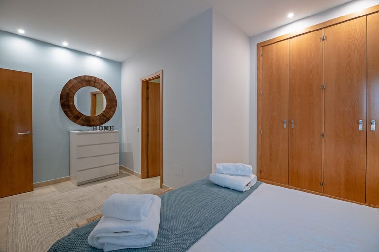 Apartamentos Apto La Latina Plaza Cascorro Ecm18