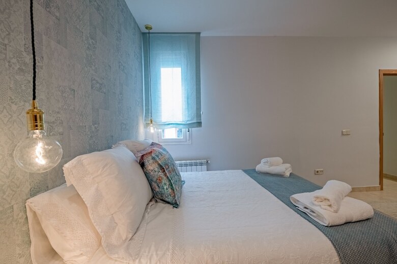 Apartamentos Apto La Latina Plaza Cascorro Ecm18