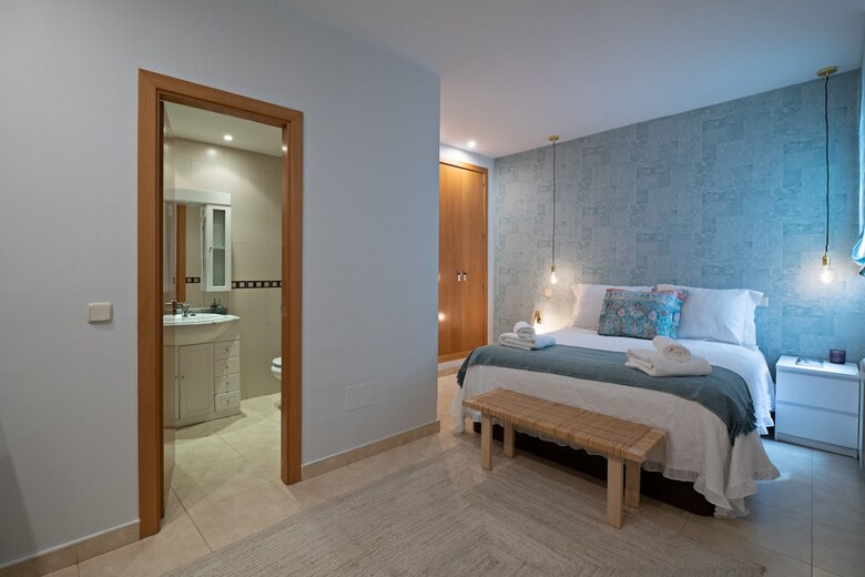 Apartamentos Apto La Latina Plaza Cascorro Ecm18