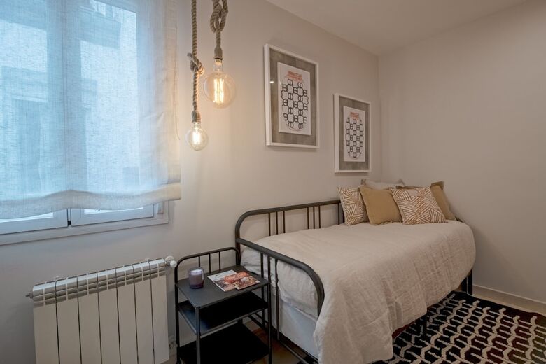 Apartamentos Apto La Latina Plaza Cascorro Ecm18
