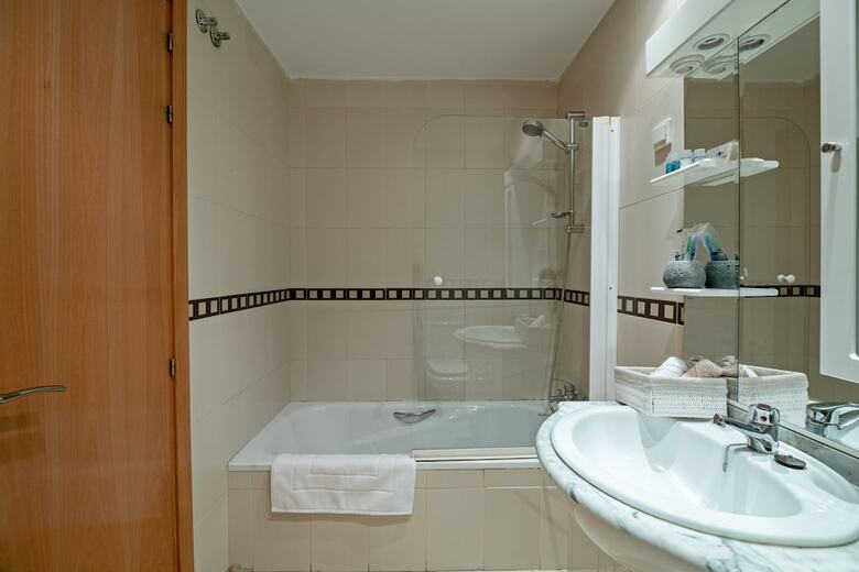 Apartamentos Apto La Latina Plaza Cascorro Ecm18