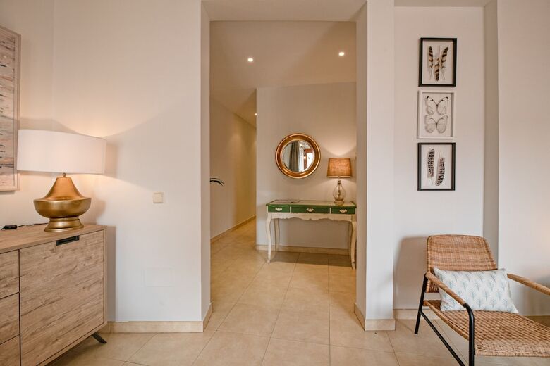 Apartamentos Apto La Latina Plaza Cascorro Ecm18