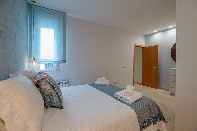 Apartamentos Apto La Latina Plaza Cascorro Ecm18
