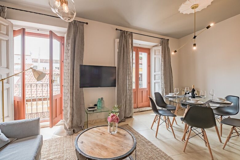 Apartamentos Apto La Latina Plaza Cascorro Ecm18