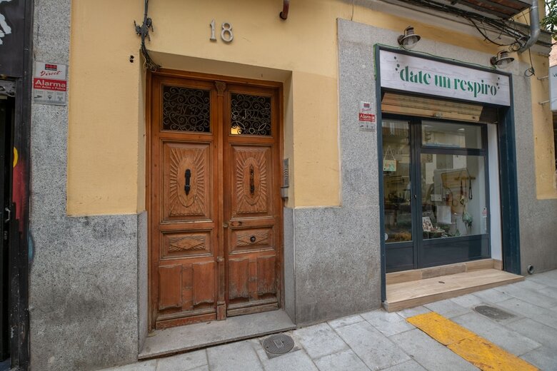 Apartamentos Apto La Latina Plaza Cascorro Ecm18