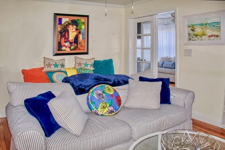 Tropical Beach Escape 3110
