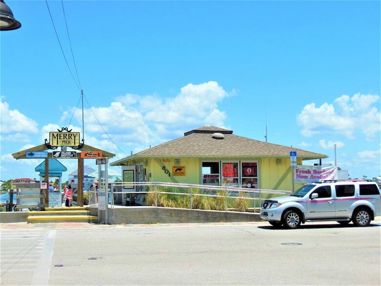 Tropical Beach Escape 3110