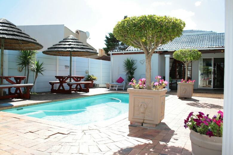 Bed & Breakfast Blouberg Dolphin Inn