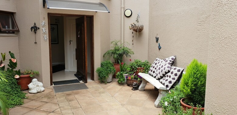 Sunbirds B&B - Adults Only