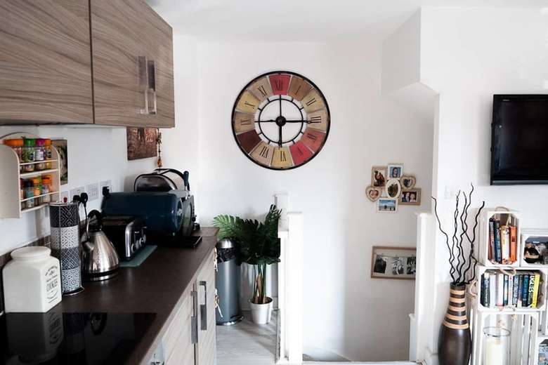 Modern Canalside City Townhouse - Parking & Garden