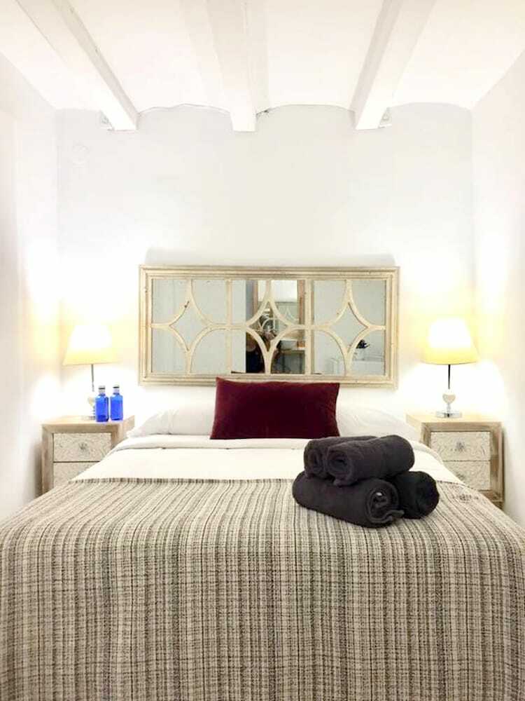 Apartamentos Studio In Barcelona, With Wifi