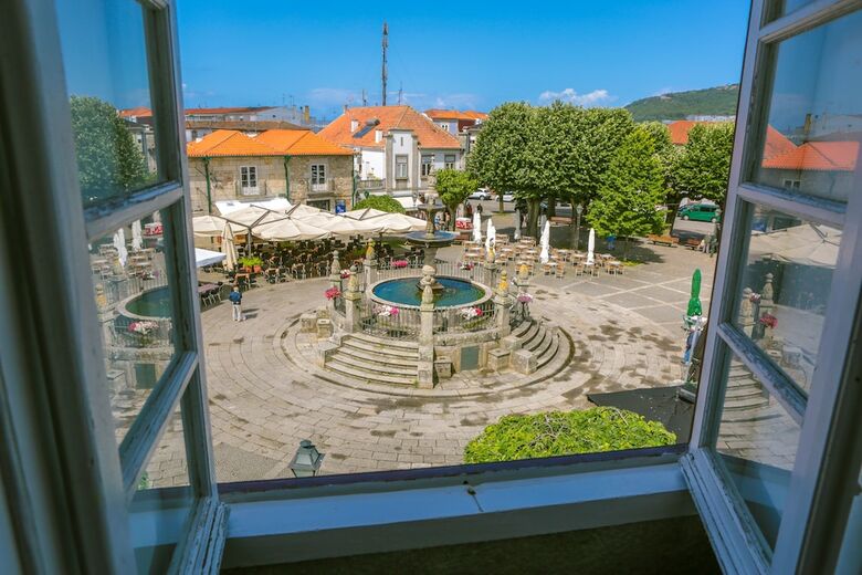 Hostal Caminha Hostel & Suites