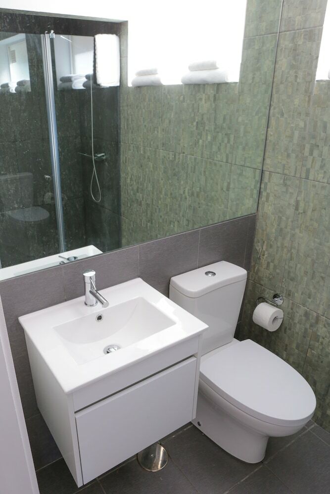 Hostal Caminha Hostel & Suites