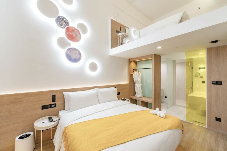 Rezen Sunbow Hotel