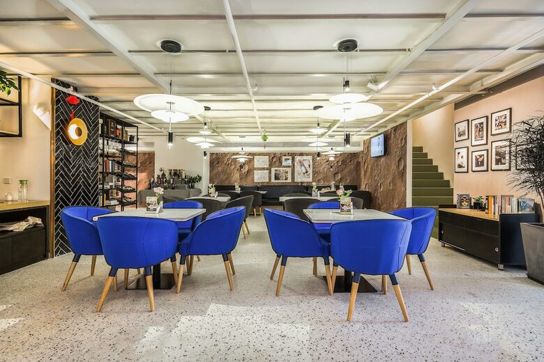 Rezen Sunbow Hotel