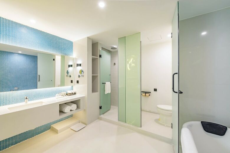 Rezen Sunbow Hotel