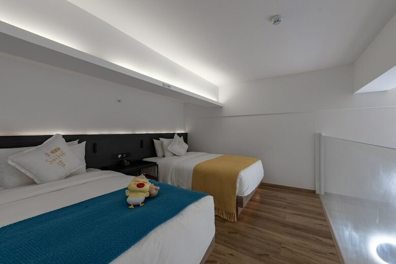 Rezen Sunbow Hotel