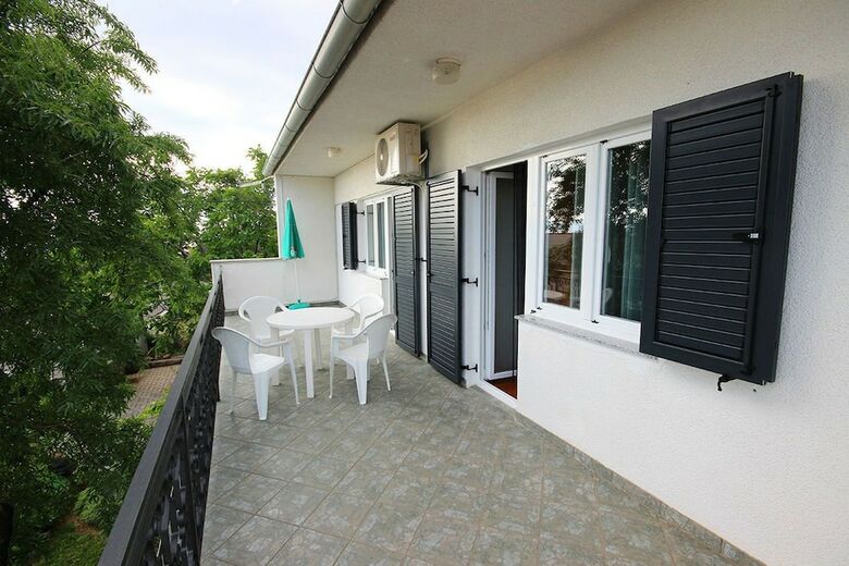 Apartment Josip