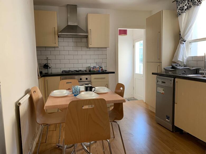 Convenient Catford Apartment