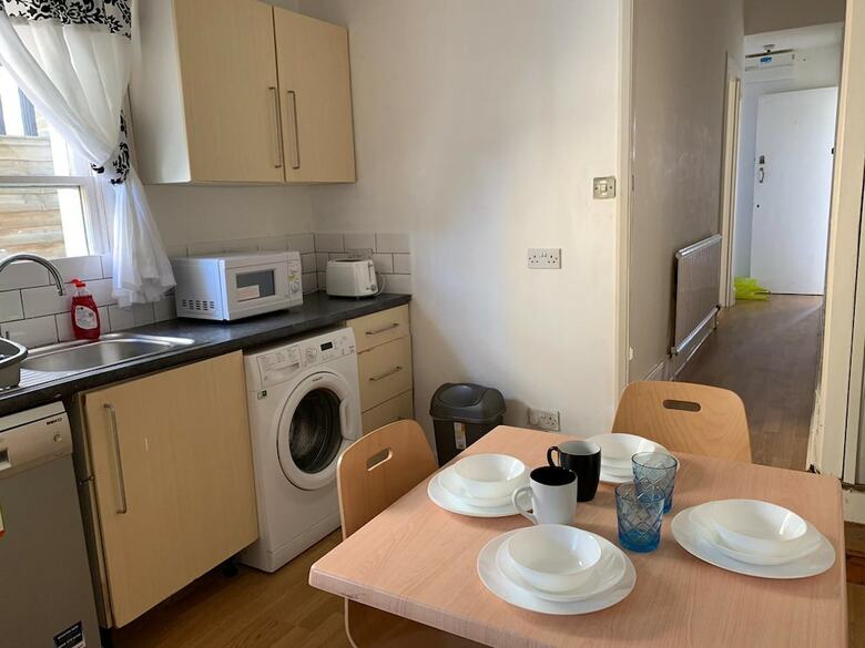 Convenient Catford Apartment