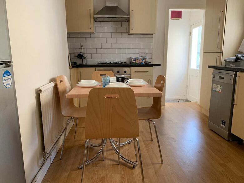 Convenient Catford Apartment