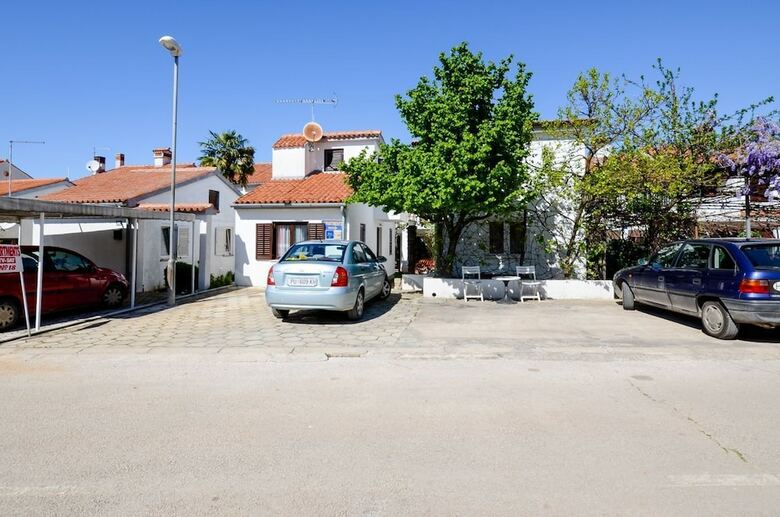 Apartments Mira