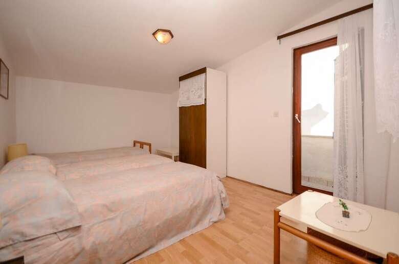 Apartments Mira