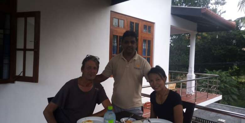 Hotel Senuri Home Stay