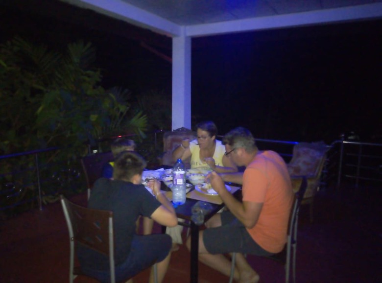 Hotel Senuri Home Stay
