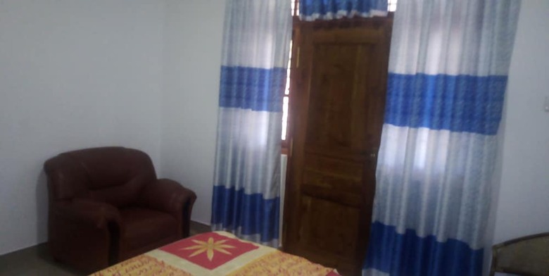 Hotel Senuri Home Stay