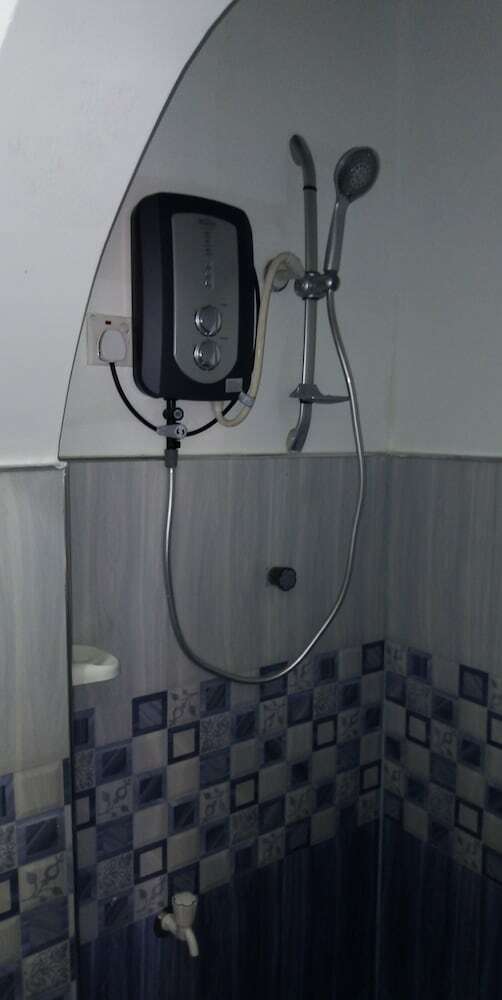 Hotel Senuri Home Stay