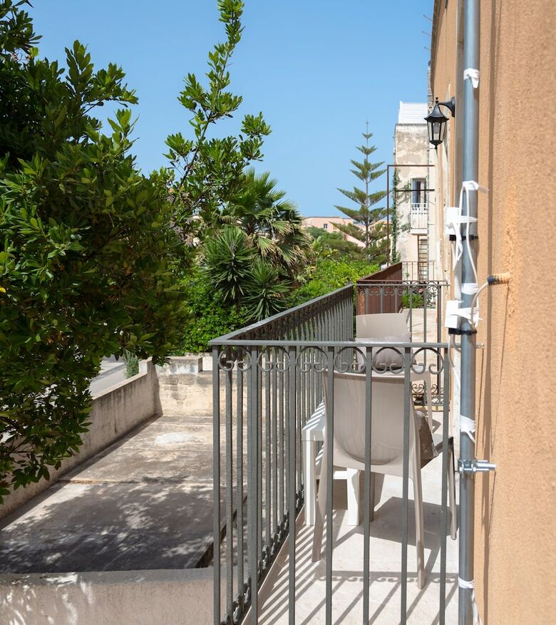 La Riviera Apartment By Dimore In Sicily