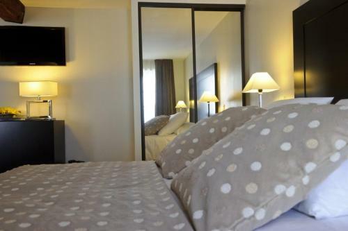Hotel H�tel Burgevin
