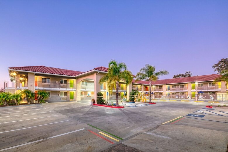 Hotel Signature Temecula