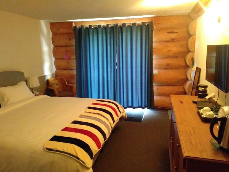 Bed & Breakfast Cariboo Log Guest House