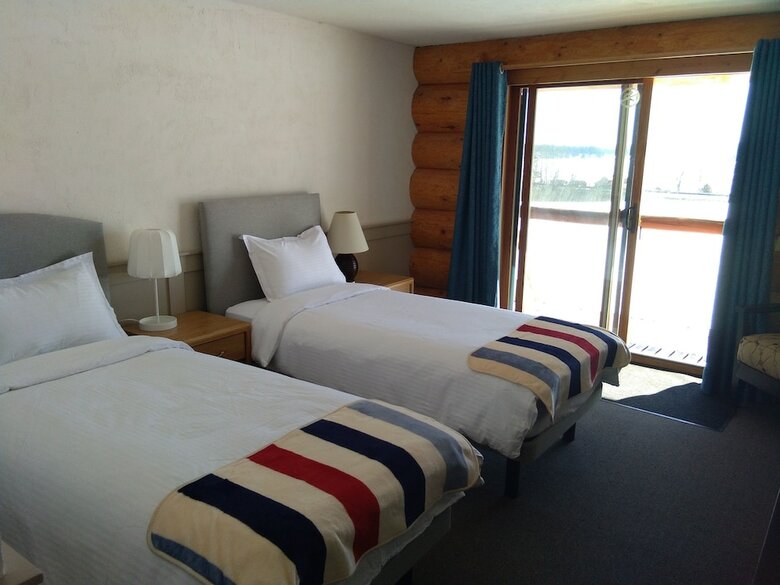 Bed & Breakfast Cariboo Log Guest House