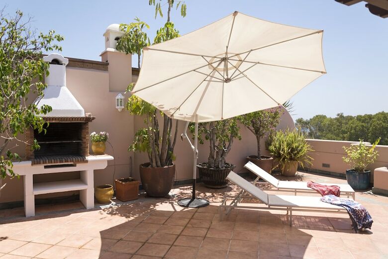 Apartamentos Living4malaga Ba�os Del Carmen