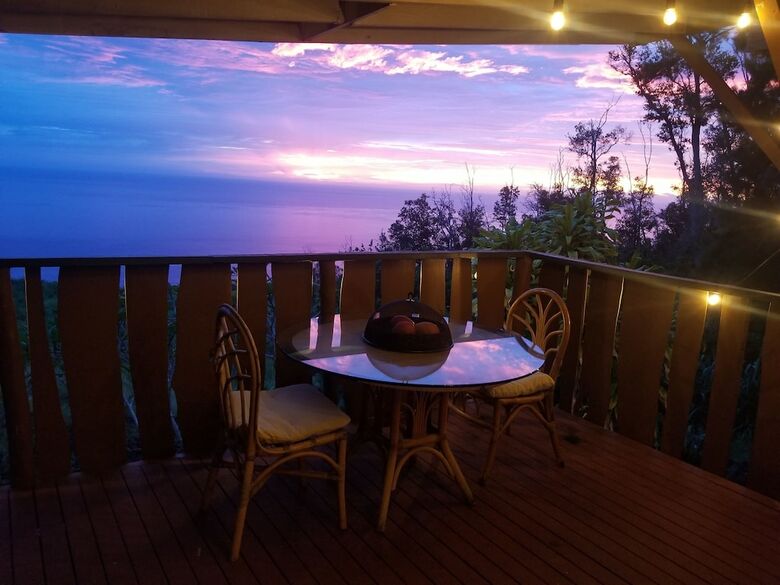 Bed & Breakfast Plumeria Grove Cottage