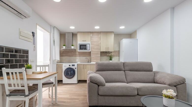 Apartamentos Living4malaga Pedregalejo Bolivia