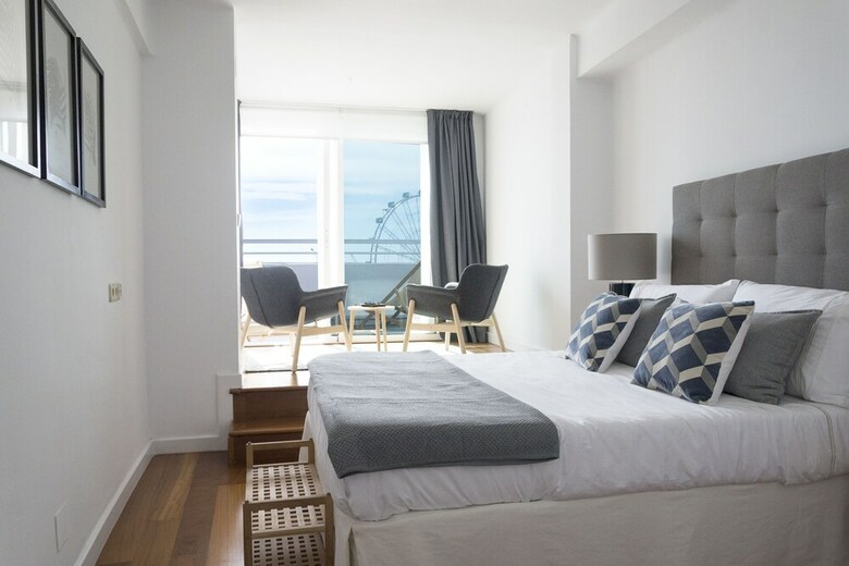 Apartamentos Living4malaga Plaza de La Marina