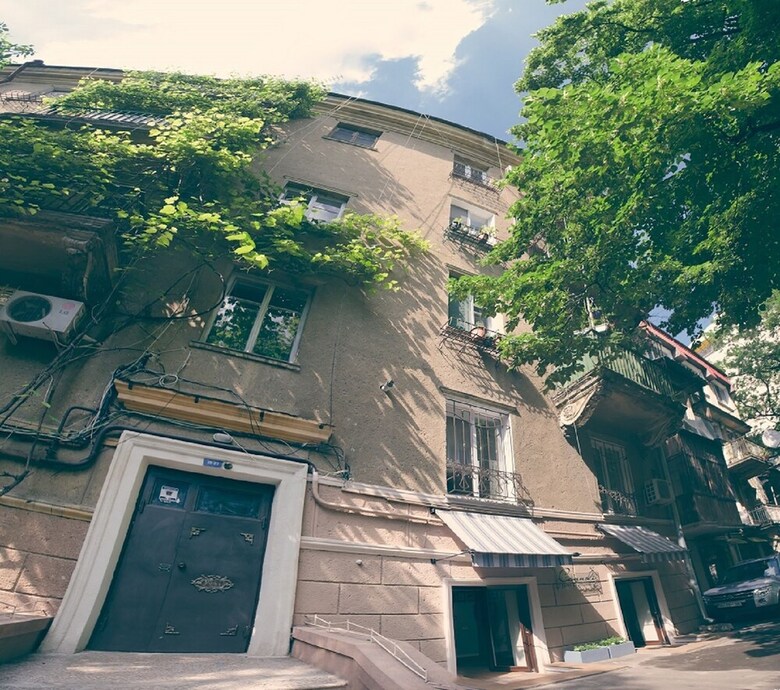 Apartment Near Opera Theatre