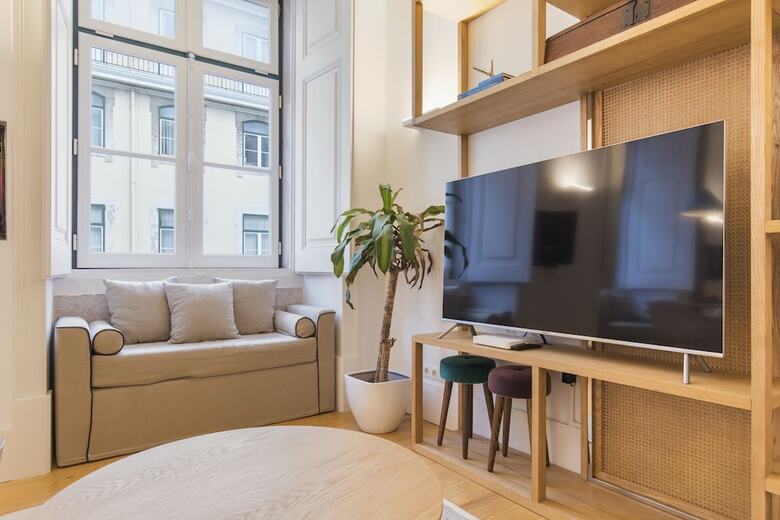 Charming Apartment In Baixa Chiado